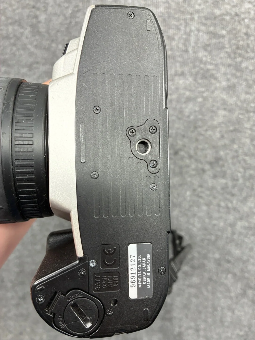 Minolta STsi Silver and Black SLR Film Camera with Quantaray Lens Cap